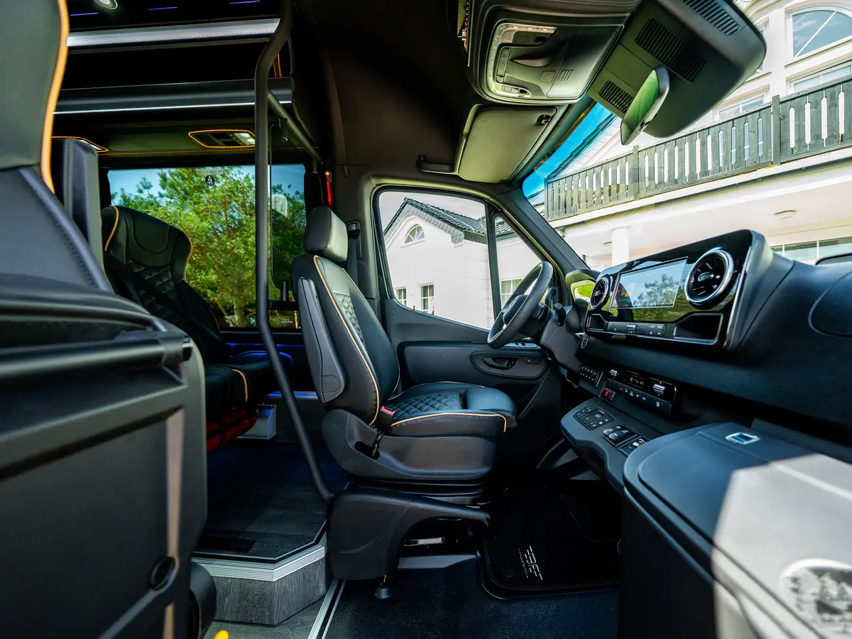 Mercedes Sprinter Luxusowy 16+2