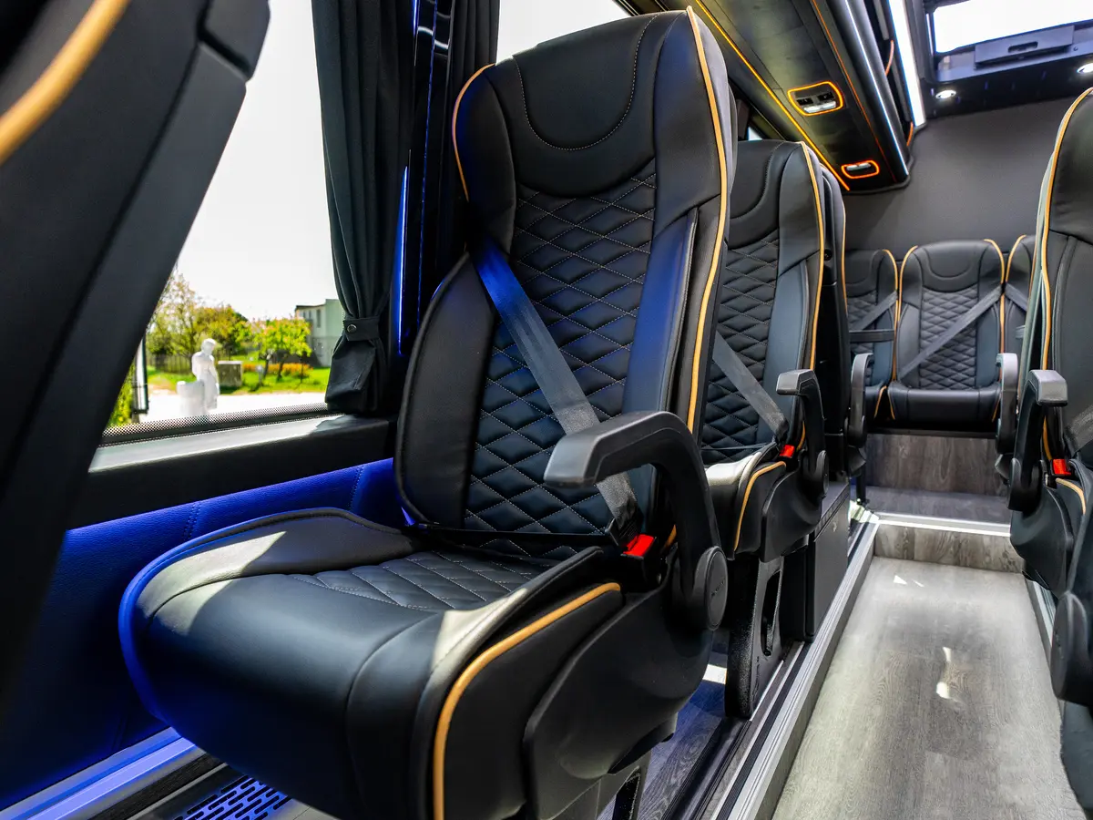 Mercedes Sprinter Luxusowy 16+2