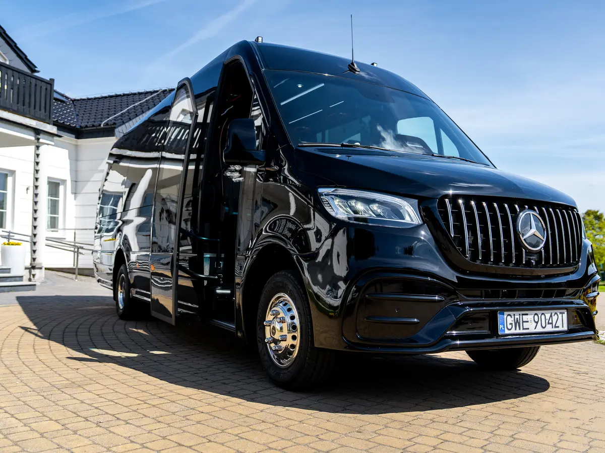 Mercedes Sprinter Luxusowy 16+2
