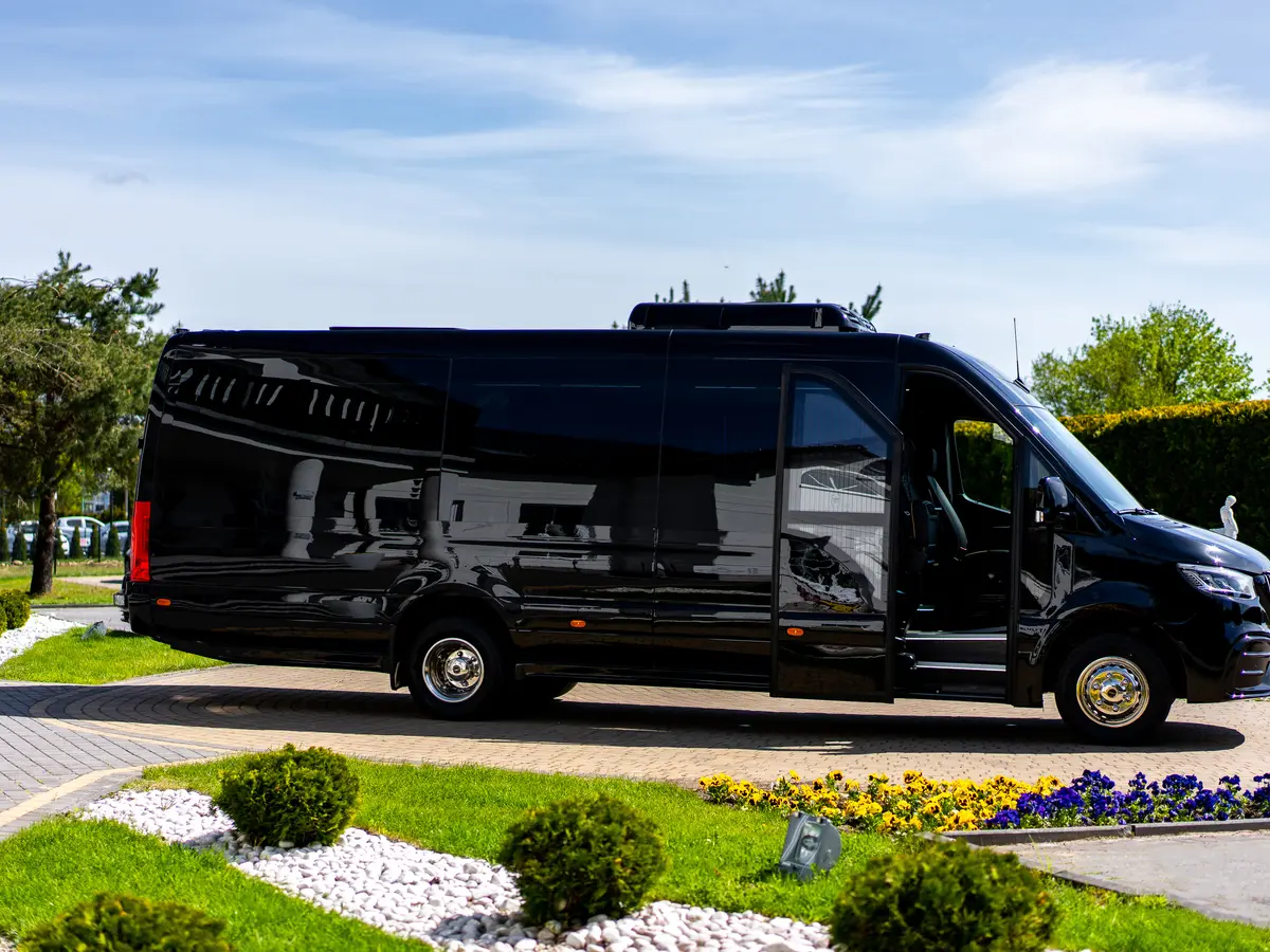 Mercedes Sprinter Luxusowy 16+2