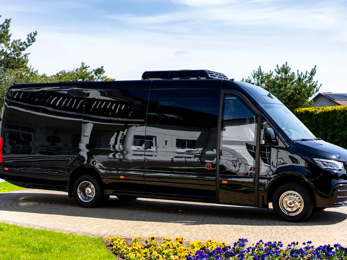 Mercedes Sprinter Luxusowy 16+2